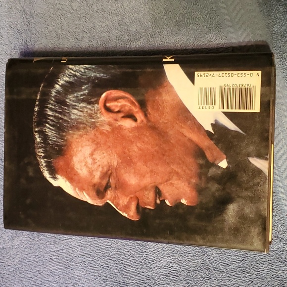 His Way: the unauthorized biography of Frank Sinatra - Picture 2 of 4